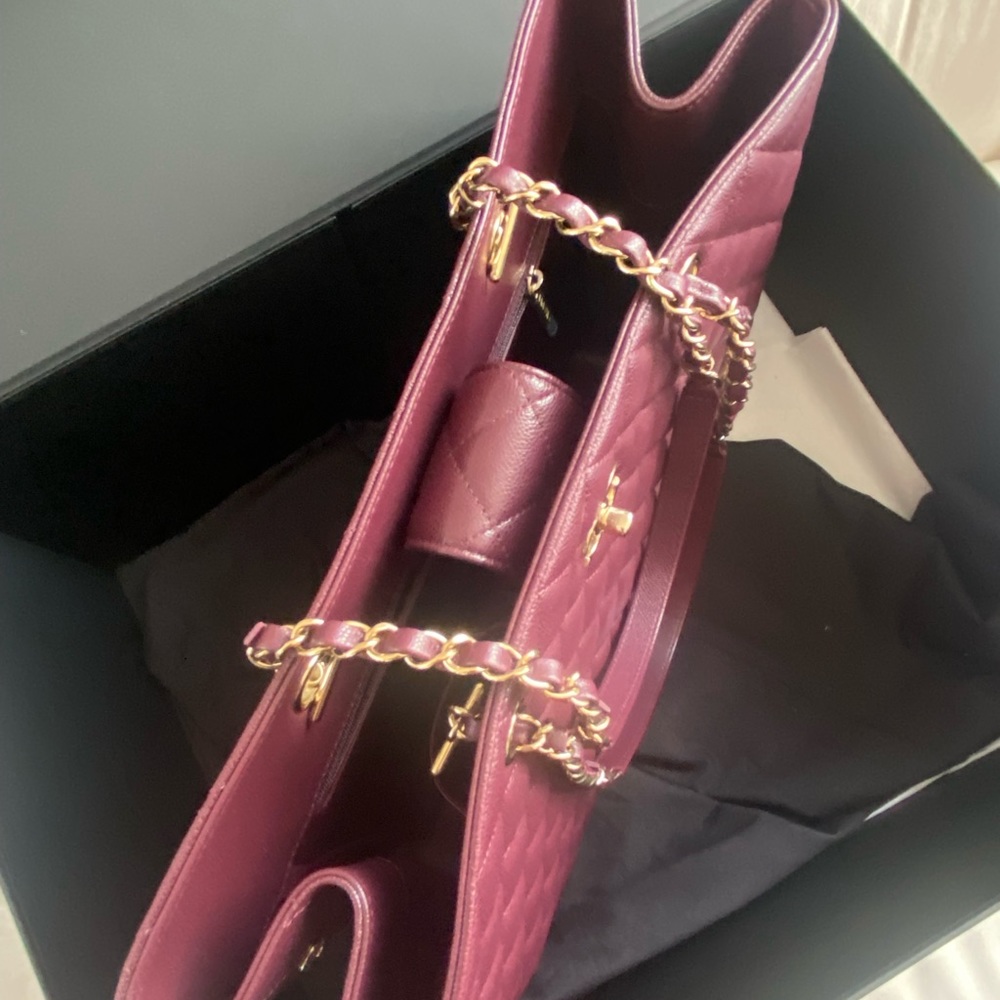 NEW🔥Chanel Classic CC Burgundy/ Dark Wine Color Caviar Large Tote Bag - Picture 11 of 15